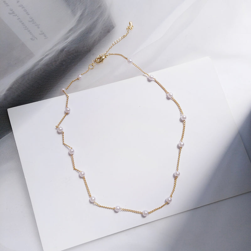 Collarbone Pearl Necklace